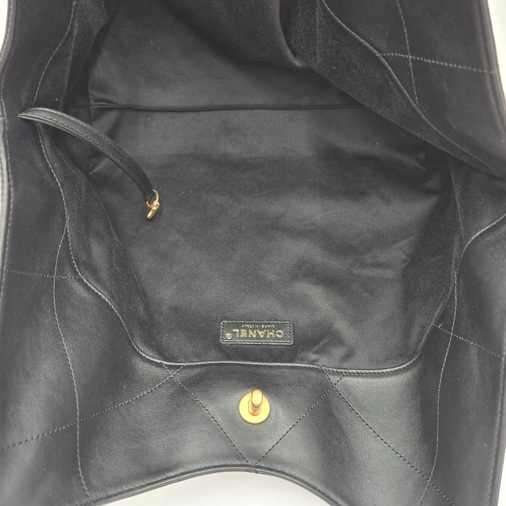 ❌❌🔥SOLD ❌❌❌Chanel Maxi Shopping Bag - COA INCLUDED - Picture 8 of 12
